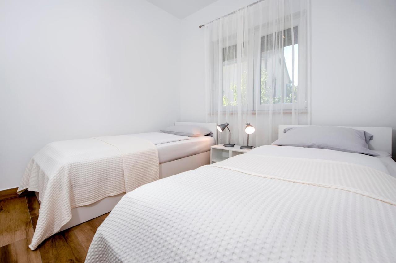 Apartmani Brajkovic Rovigno Esterno foto
